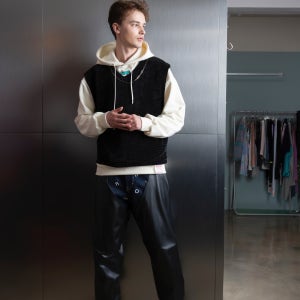 Black Light 체인 벨벳 베스트, 얼반에디션(URBAN EDITION)