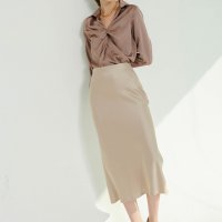 지젤 새틴 슬릿 스커트 Gisele Satin Side Slit Skirt - Champagne Gold