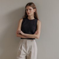 유라고 임수향 Tove raccoon knit sleeveless