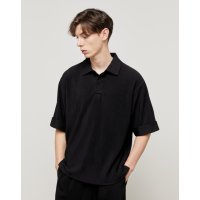 TNGT 티엔지티 UNISEX PLEATS 세미오버핏 플리츠 반팔 카라티 TNTS2E711BK