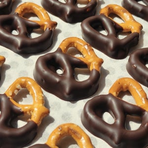 단짠단짝 초코/화이트초코/오레오 프레첼쿠키, 당근과자점