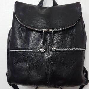 여성용 클래식 가죽백팩, 가장자리에서