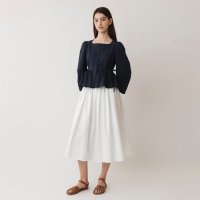 어몽 A SQUARE NECK COTTON BLOUSE