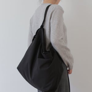 Kial Nylon Shoulderbag 키얼 나일론 숄더백