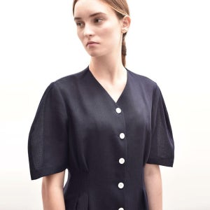 [아바몰리] CAMILLA SINGLE BUTTON ONE-PIECE (Navy)