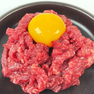 쫄깃 담백함에 반하는 1++등급 안동 한우 육회(우둔살) 200g (1.5인분)