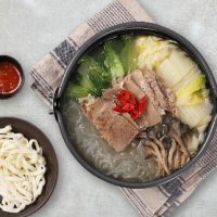 채선당 소고기 샤브탕 800g x 8팩 칼국수면 230g x 8개 칠리소스