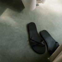 [킨더살몬] RESORT23 Cross Strap Flat Sandals Black - 블랙  가죽,로우힐,사계절