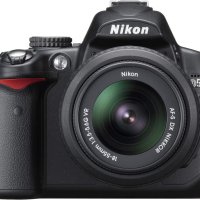 니콘 D5000 12.3메가픽셀 DX 디지털 SLR 카메라 18-55MM F 및 3.5-5.6G VR 렌즈 및 2.7인치 가변각 LCD(리뉴얼)