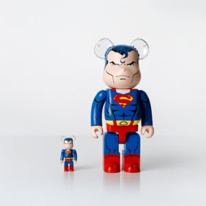킨키로봇 400 +100  BEARBRICK Superman (Batman HUSH Ver.) 2209018