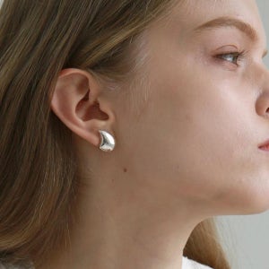 MUTE EARRING 05