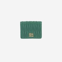 미우 미우 마테라쎄 나파 가죽 반지갑 세이지 그린 Miu Miu Matelasse Nappa Leather Wallet Sage Green