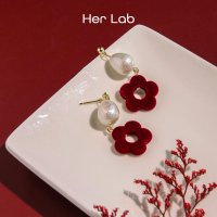 Her Lab 메리제인 소녀 벨벳 와인 플라워 코튼 진주 귀걸이