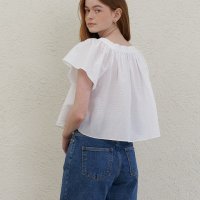 어몽 A SQUARE NECK FLARE BLOUSE