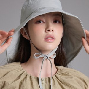 화이트샌즈 아쿠아가드 언밸런스 레인햇 미카엘