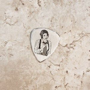 테두리의 반짝임과 블랙각인, 변색없는 서지컬 기타피크, 도스티아 DOSTIA