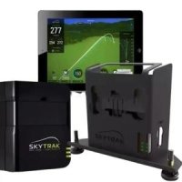 골프 스윙 분석기 SkyTrak 골프 시뮬레이터 모니터