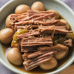 특제 간장으로 짜지 않아 딱 좋은 돼지안심 장조림 300g 2팩 (2~3인분)