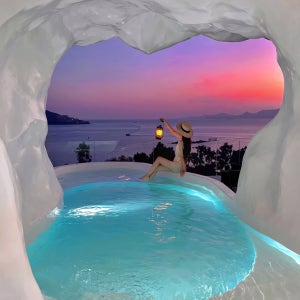 심천 블루 앤 화이트 셱다오 클리프 풀 뷰티 호텔 숙박 패키지