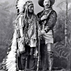 빌 코디 앉아있는 황소 사진 8X10 - 1885 버팔로 라코타 인디언 추장