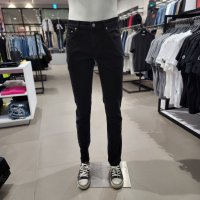 Calvin Klein Jeans 남성 바디핏 스트레치 데님 팬츠 J320675