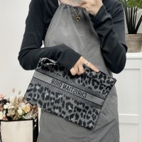 DIOR 크리스찬디올 트래블 지퍼 파우치 클러치 레오파드 S5440SLNC