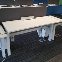 허먼밀러 모션 데스크 (Nevi Link Sit-Stand Desk)