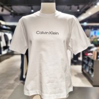 Calvin Klein Jeans 여성 릴렉스핏 스탠다드 로고 반팔 티셔츠 40WH113 BLK