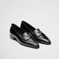 [관부가세포함] 프라다 페이턴트 로퍼 Patent leather loafers 1D193N