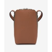 LOEWE 로에베 남성 로고 크로스백 - 탄 LOGO CROSSBODY BAG B000P43X012530