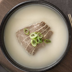 진한 국물에 반하는 100% 한우 사골곰탕 700g(1-2인분) 2팩