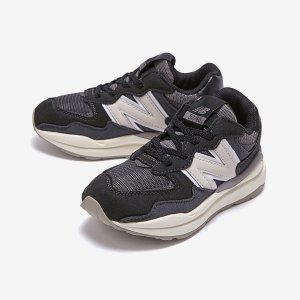 뉴발란스<b>키즈</b> 청키 스니커즈 헤리티지 <b>쉬프</b>티드 뉴트럴 컬러웨이 유<b>아동</b> 운동화 PV5740