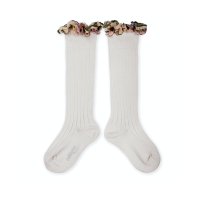 꼴레지앙 자수 니삭스 Eglantine Embroidered Ruffle Ribbed Knee-high Socks - 908 Blanc Neige