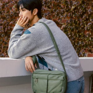 [디써티원] Nylon Two Pocket Messenger Bag (OLIVE GREEN) DU25AW7001OL