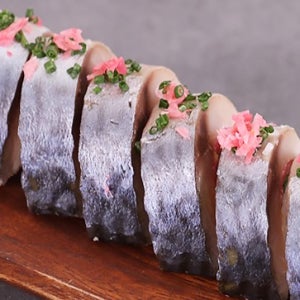 횟감용 고등어로 만들어 비리지 않은 고등어초절임 특대 사이즈 1팩(1인분)