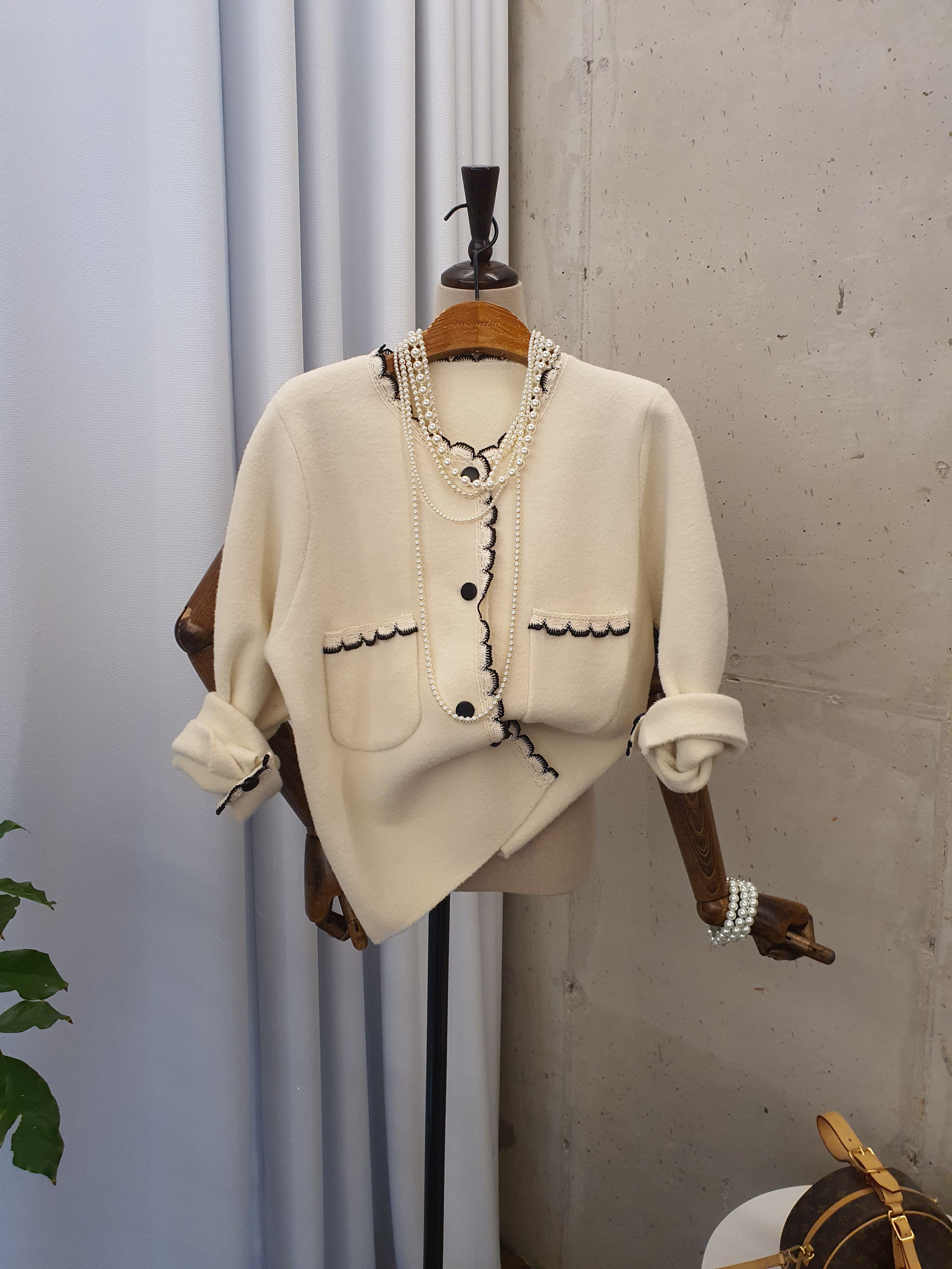 가을신상 굿 앤 그레이트 물결 자수 니트 자켓