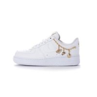 나이키 우먼스 에어포스 1 팬던트 체인 AIR FORCE 1 07 DD1525-100