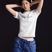 Calvin Klein Jeans 캘빈클라인진 여성 슬림핏 인스티튜셔널 로고 반팔 티셔츠 154940 J217960-YAF