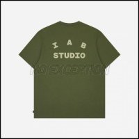 IAB Studio 아이앱 스튜디오 반팔 티셔츠 상의 x D P 아미 그린 T-Shirt Army Green