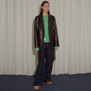 엔오르 Leather Fitted Half Coat - Brown