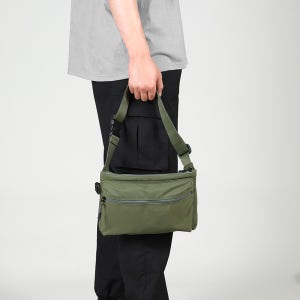 우니코 리사이클 남자 크로스백 여행용 슬링백 가방