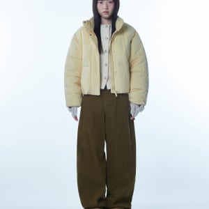 [무신사 스탠다드 우먼] 우먼즈 데일리 푸퍼 숏 패딩 재킷 [버터] MWCUJ904-BU