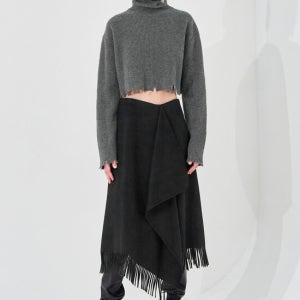 시스템 디스트로이드 크롭 터틀넥 니트 탑