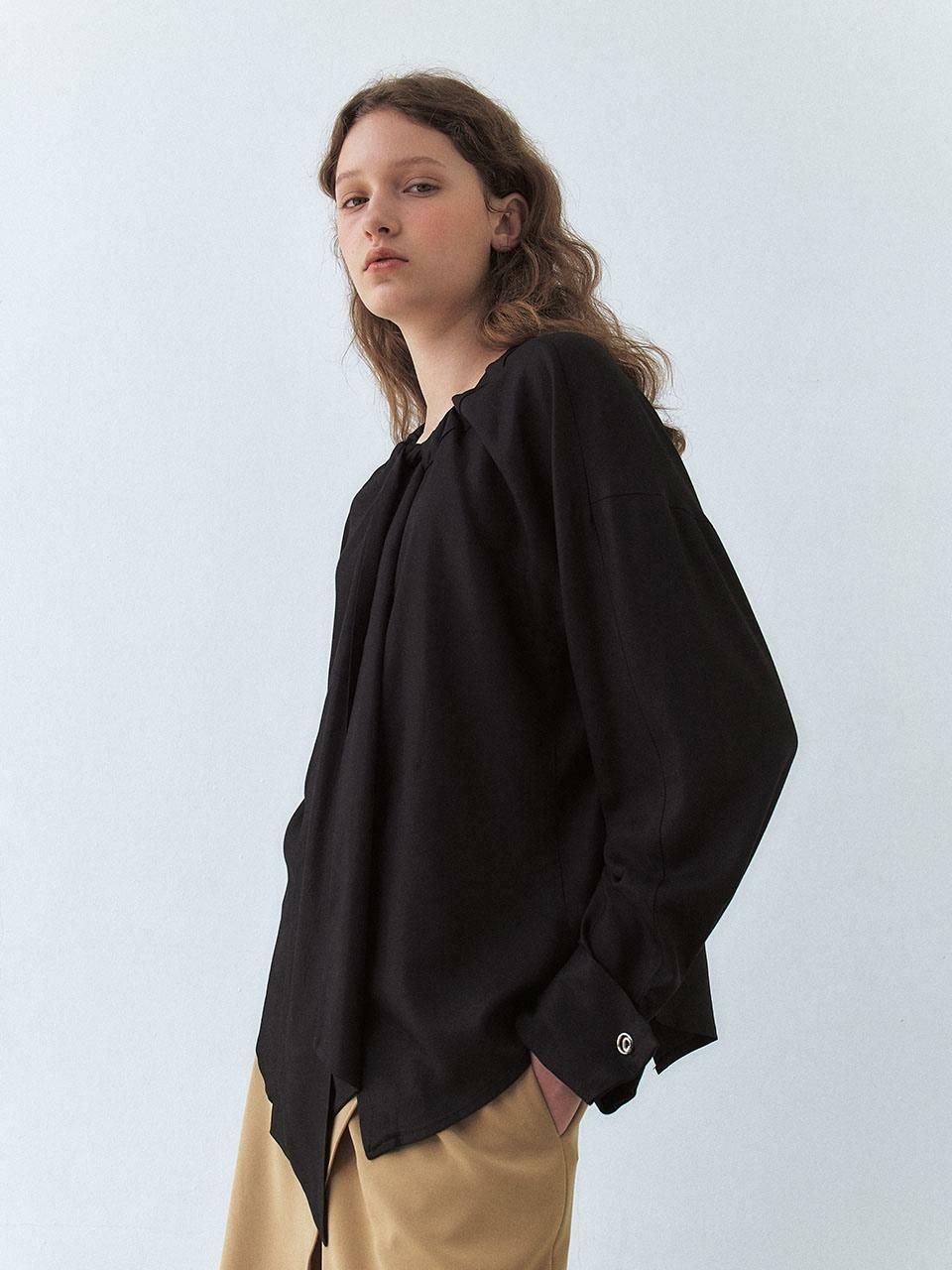 [엣드맹] Boat neck scarf tie rolled-up shirt - Black