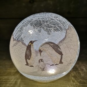 SAMUEL ALEXANDER 15CM CHRISTMAS LED CRACKLE EFFECT GLASS PENGUIN SCENE BALL