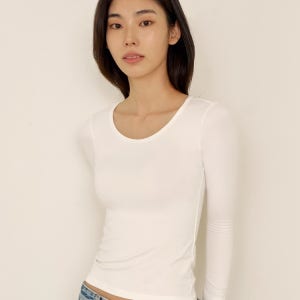 히트터치 슬림핏 딥 U넥 크롭 티셔츠