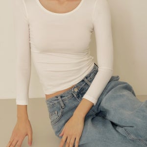 히트터치 슬림핏 U넥 베이직 티셔츠