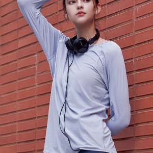 무브 브이넥맨투맨 라이트 티셔츠 크롭후드집업 크림블루 나시티