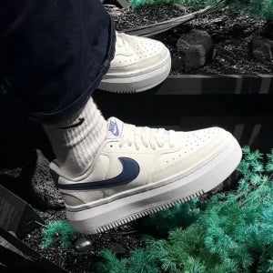 나이키 코트비전 알타 디퓨즈드 블루 DM0113-102