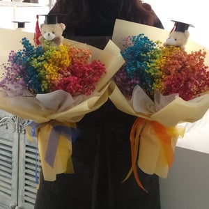 프리저브드 무지개 안개 학사모 곰인형 졸업식꽃다발, 도시정원